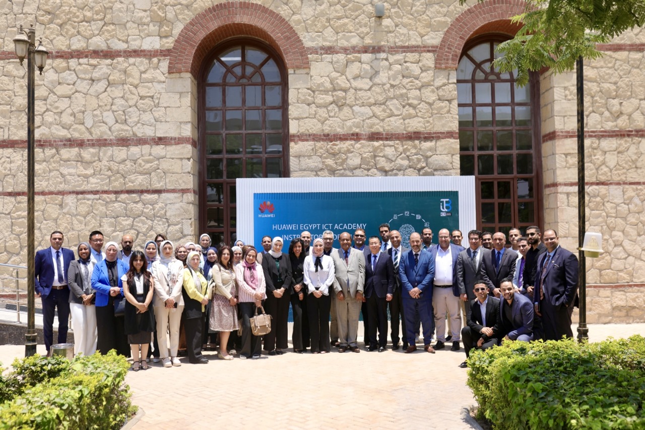 هواوي تعزّز إتاحة تعلّم الذكاء الاصطناعي مجانًا في مصر