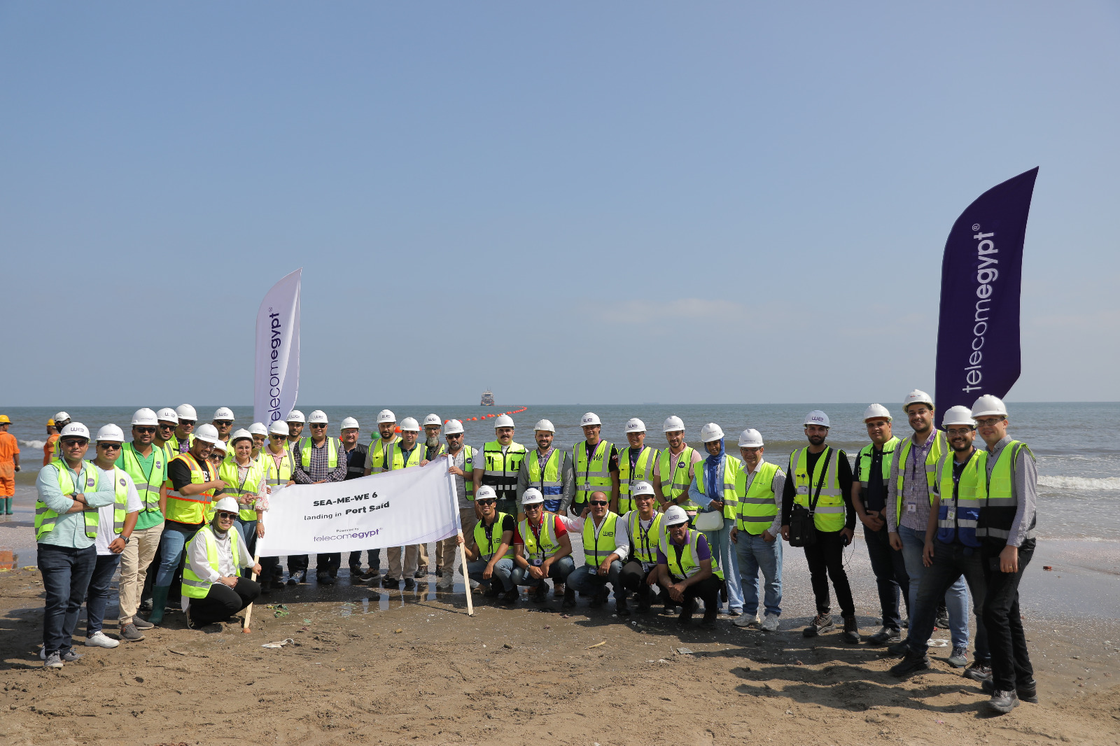 المصرية للاتصالات تنتهي من عمليات الإنزال ومسارات العبور الخاصة بالكابل البحري SEA-ME-WE-6 في مصر