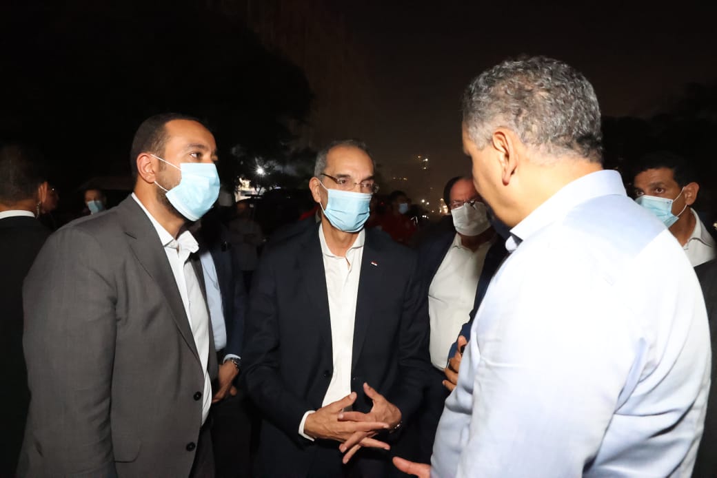 وزير الاتصالات يقطع زيارته لخارج مصر.. ويتفقد مبنى سنترال رمسيس ويتابع جهود استعادة خدمات الاتصالات المتأثرة بالحريق