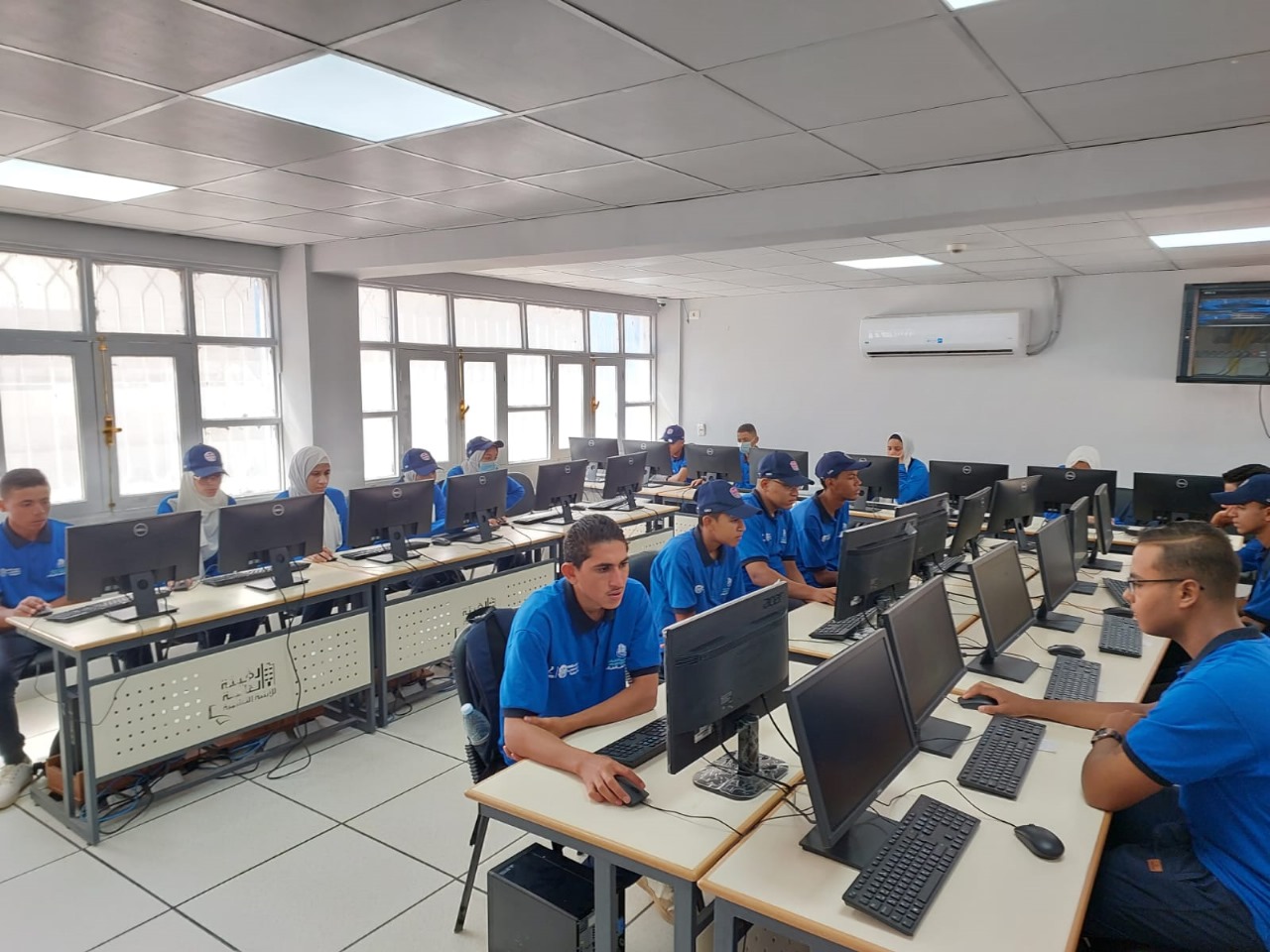 وزير الاتصالات : مدارس WE للتكنولوجيا التطبيقية توفر منظومة متكاملة تجمع بين التعليم الأكاديمى والتدريب العملى لصقل مهارات الطلاب بما يتواكب مع متطلبات سوق العمل العالمى