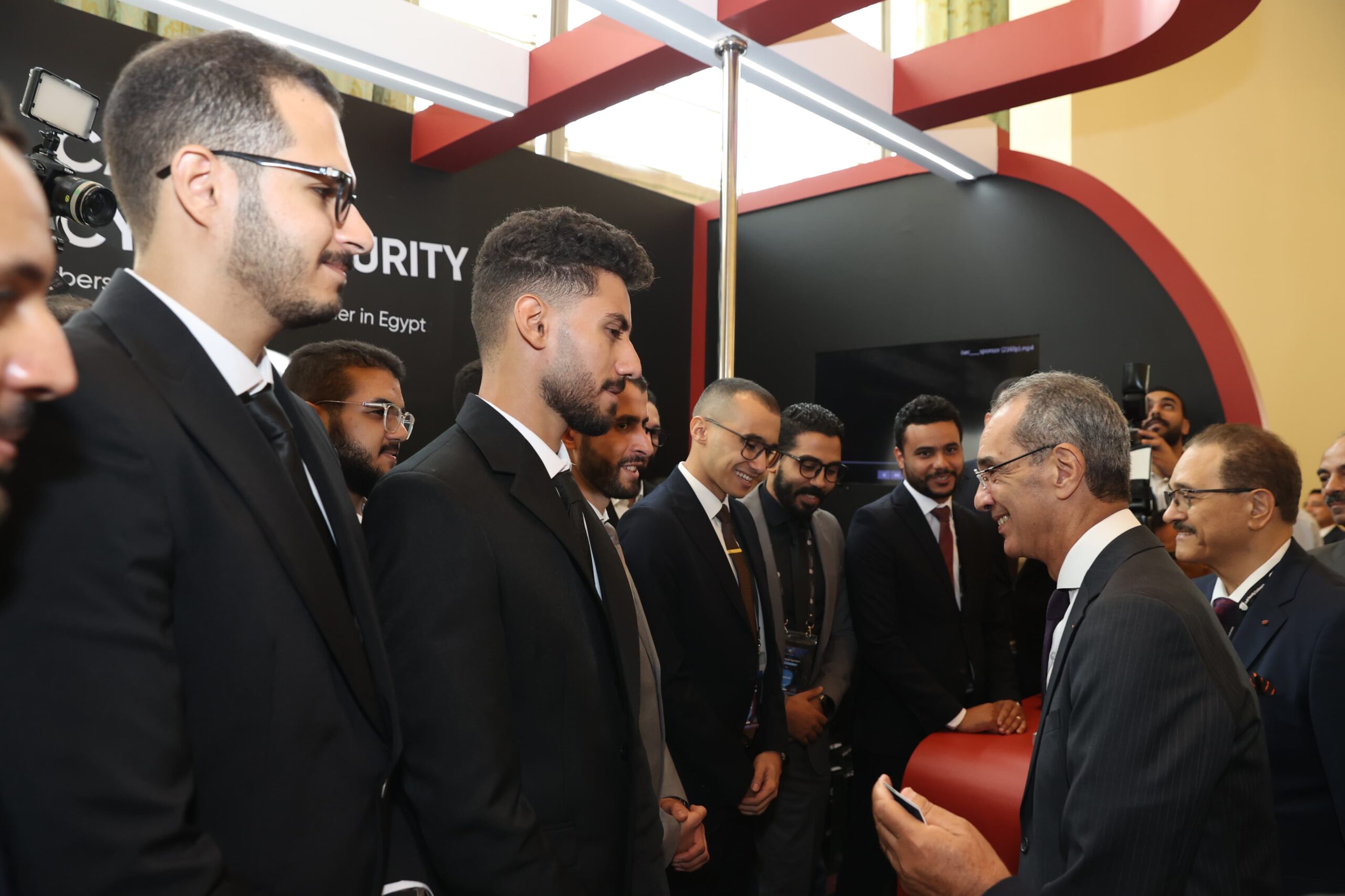   وزير الاتصالات يؤكد : أهمية تعزيز العمل العربى المشترك فى مجال الأمن السيبرانى من خلال التعاون فى التدريب وتبادل المعلومات