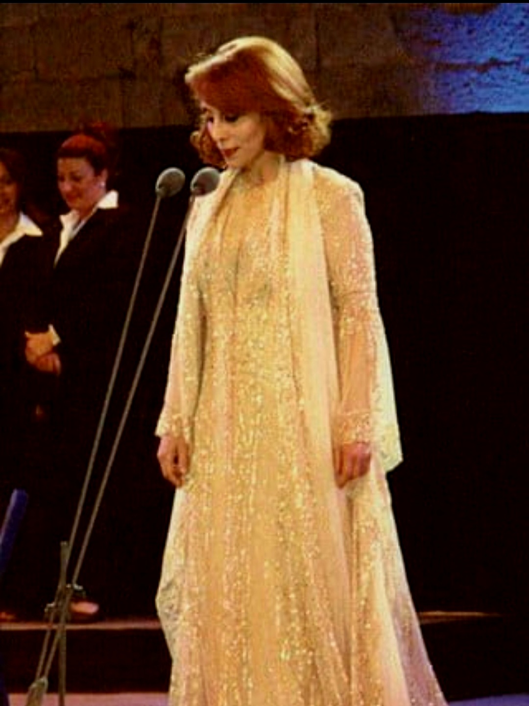 فى ذكرى المولد النبوى فيروز ونور الهدى مع وديع الصافى فى اغانى منسيه على اذاعة القاهره الكبرى الاحد ..اعداد وتقديم الكاتبه الصحفيه سحر الجمل … متابعة الشريف المستشار اسماعيل الانصارى 