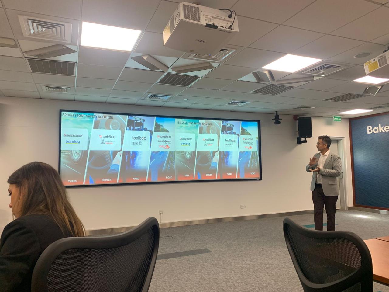 “بريجستون” تتعاون مع أساطيل المركبات في دولة الإمارات لتعزيز السلامة على الطرقات خلال “فعالية بيكر هيوز لسلامة النقل البري”